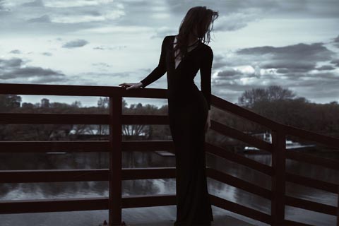 22画「薄縁運」の図象